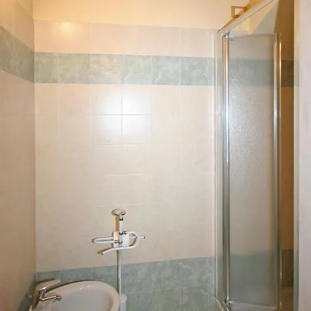 Sleeps 3 Air Con Magione