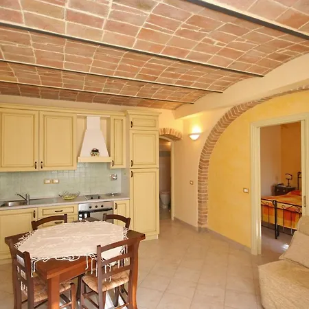 Apartment Sleeps 3 Air Con *