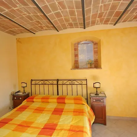 Sleeps 3 Air Con *