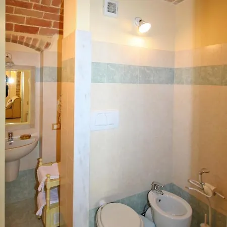 Sleeps 3 Air Con * Magione